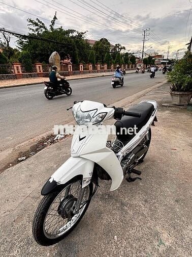 Yamaha Sirius Trắng Số sàn