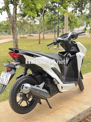 Honda Vario 150 Trắng Đen