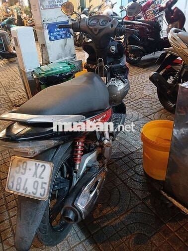 Suzuki Hayate Thể thao màu Đỏ đen