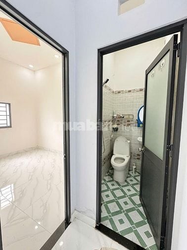 Bán nhà mặt tiền kinh doanh gần chợ Mỹ Hạnh Nam, giá 590tr gần Hóc Môn
