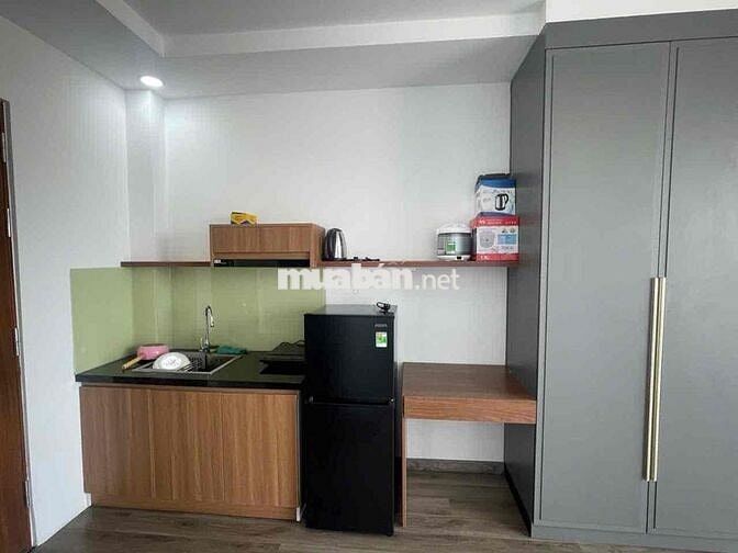 căn hộ full nội thất giá rẻ 8,900,000k. cọc 5,000,k