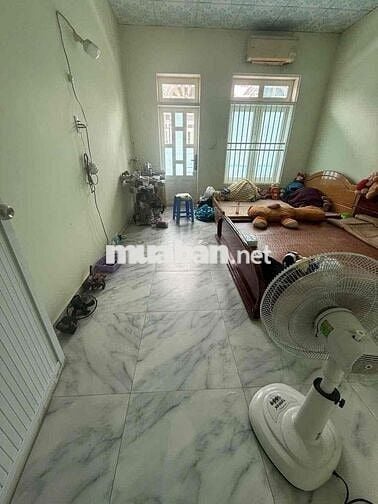 Cho thuê nhà 1 trệt 1 lầu gần cổng sau bon chen, phường bửu hòa