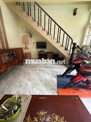 Cho thuê nhà 1 trệt 1 lầu gần cổng sau bon chen, phường bửu hòa