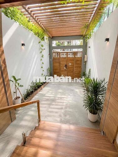 phòng ban công lớn gió thoáng + máy giặt + máy lạnh gần cầu Tham Lương