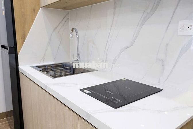 Cho Thuê Căn Hộ 1N1K Mặt Phố Lạc Long Quân Gần Hồ Tây Full Đồ Rộng Rãi