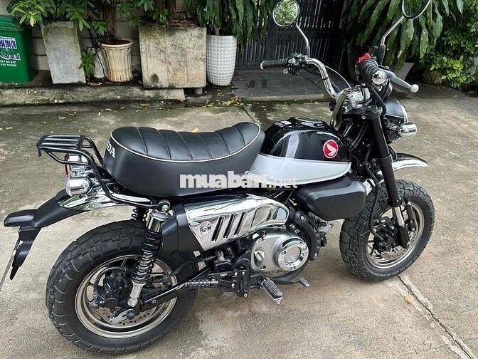 Honda Monkey 125 Đen, Bạc 10.800 km BSTP