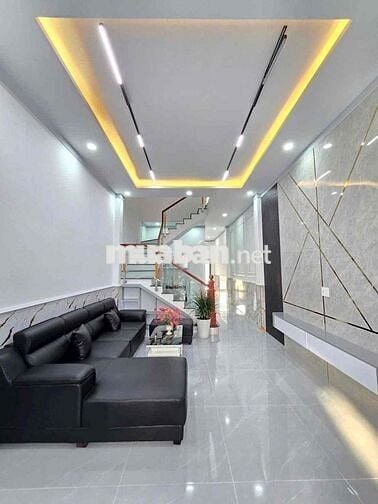 nhà mặt tiền kd 3p ngủ gần trung tâm hành chính công