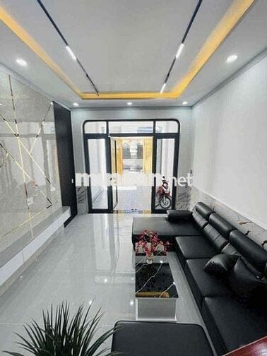 nhà mặt tiền kd 3p ngủ gần trung tâm hành chính công