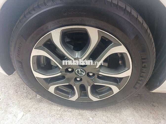 Mazda 2 STD 2017 Trắng Tự động 36k km