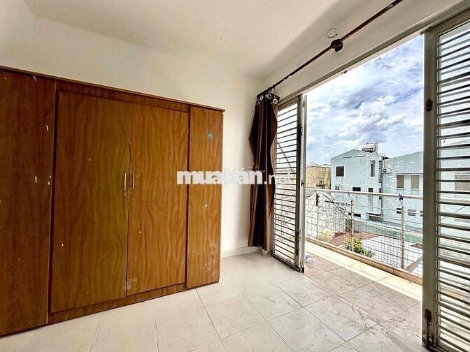 PHÒNG TRỌ CỬA SỔ BAN CÔNG GIÁ RẺ NGAY BỆNH VIỆN 175 CÔNG VIÊN GIA ĐỊNH