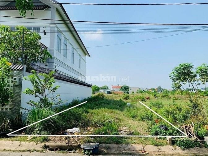 KẸT TIỀN BÁN GẤP LÔ ĐẤT TẠI LƯU KHAI HỒNG, 260M2 CHỈ 890TR, SHR