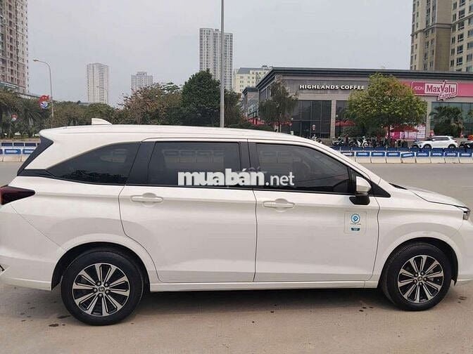 Toyota Avanza 2024 Trắng Tự động 7 chỗ