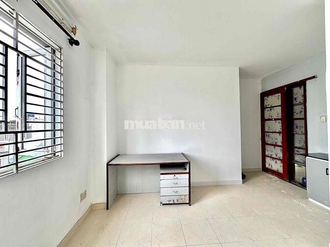 PHÒNG TRỌ CỬA SỔ BAN CÔNG GIÁ RẺ NGAY BỆNH VIỆN 175 CÔNG VIÊN GIA ĐỊNH