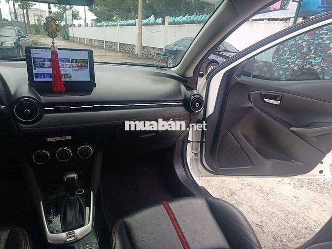 Mazda 2 STD 2017 Trắng Tự động 36k km