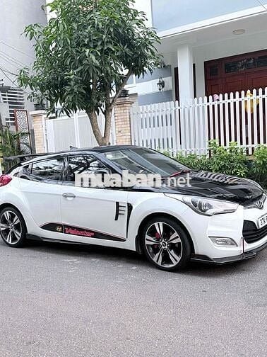 Hyundai Veloster Trắng Đen Cửa trời