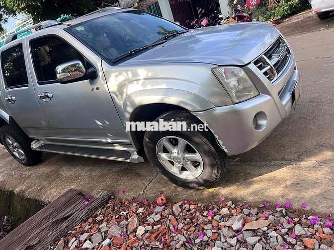 Isuzu 2009 2 cầu số sàn