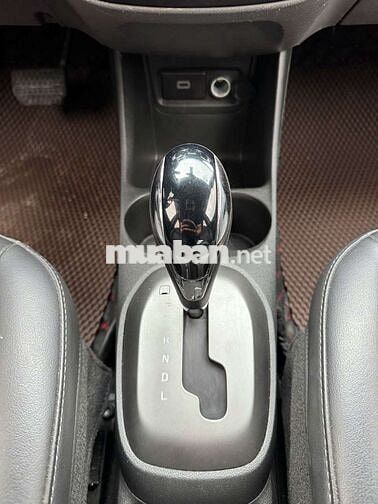 Vinfast Fadil 2022 bản Base 1.4 AT,màu đỏ,4v9km