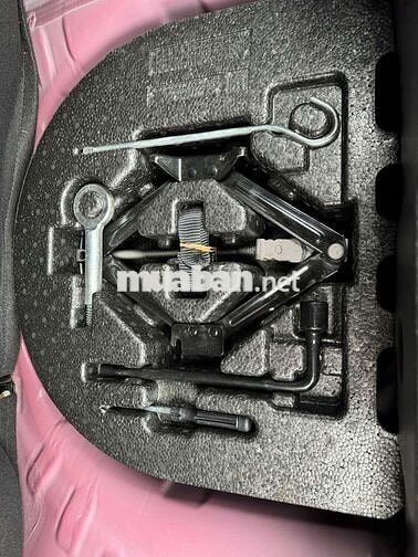 Vinfast Fadil 2022 bản Base 1.4 AT,màu đỏ,4v9km