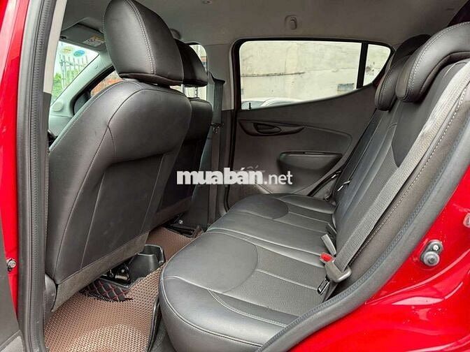Vinfast Fadil 2022 bản Base 1.4 AT,màu đỏ,4v9km