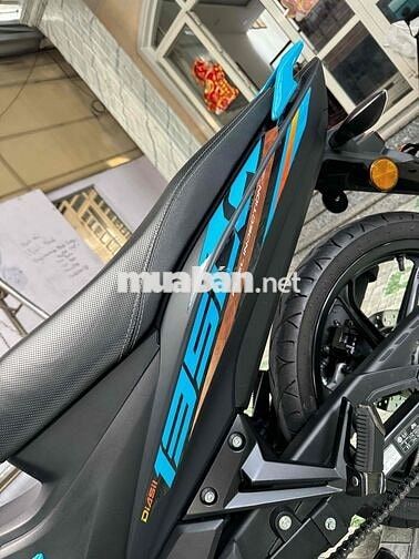 Yamaha 135 Fi LC V8 2025 Xanh Đen Nhập Malaysia