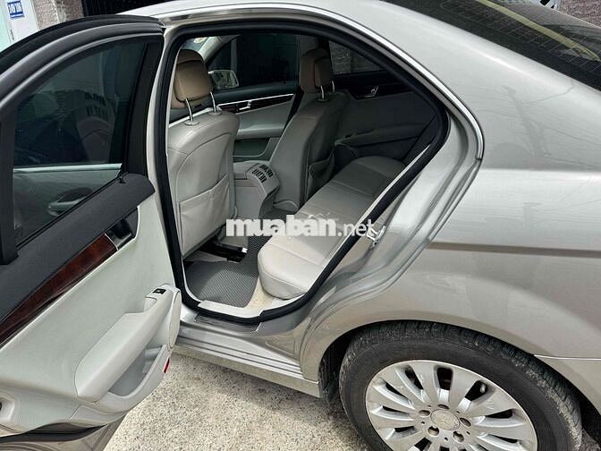 Mercedes-Benz C-Class Bạc 5 chỗ