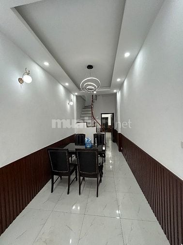 Cho thuê nhà nguyên căn 60m2 x 3 tầng ngõ tô hoàng