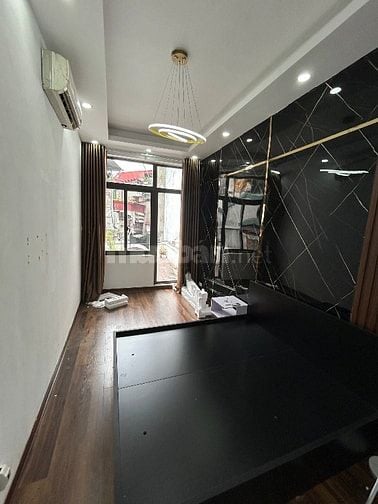 Cho thuê nhà nguyên căn 60m2 x 3 tầng ngõ tô hoàng