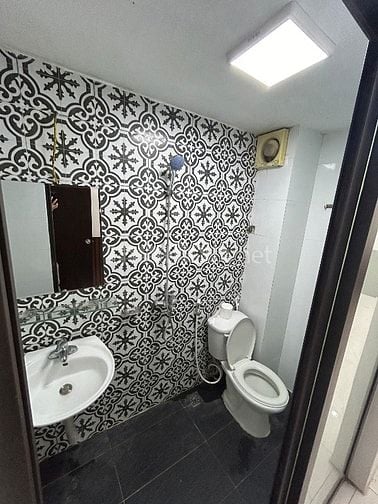 Cho thuê nhà nguyên căn 60m2 x 3 tầng ngõ tô hoàng
