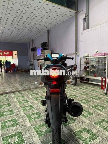 Yamaha 135 Fi LC V8 2025 Xanh Đen Nhập Malaysia