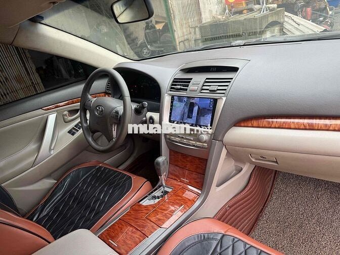 Toyota Camry 2.4G Sedan màu Đen