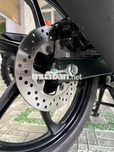 Yamaha 135 Fi LC V8 2025 Xanh Đen Nhập Malaysia