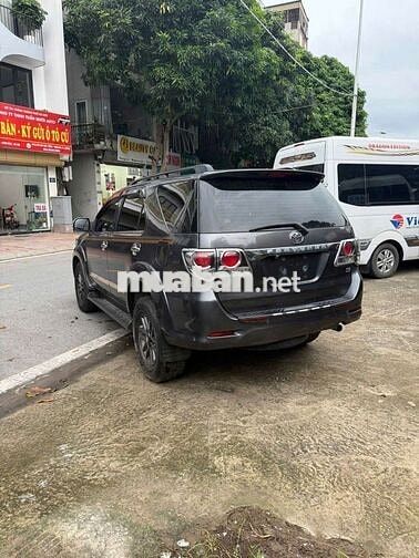 Toyota Fortuner Máy dầu 7 chỗ Xám 2016