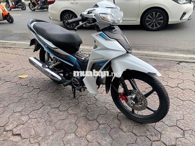Honda Blade trắng xanh