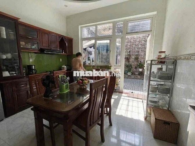 Nhà mặt tiền kinh doanh gần chợ Đông Thạnhp