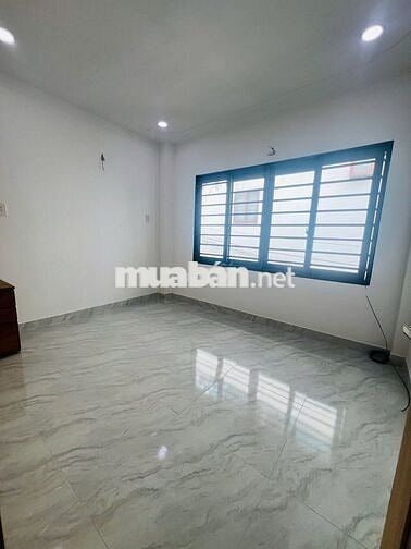 Chỉ 850tr Nhà 28m2 thổ cư đường TCHiệp 34, ngay sân bóng Quang Trung ạ