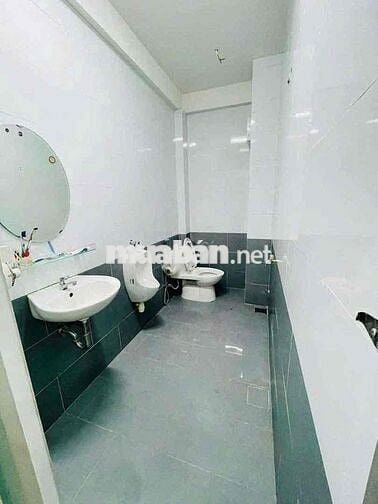 CHO THUÊ NHÀ 3.5 tầng MẶT TIỀN ĐƯỜNG TRẦN QUỐC TOẢN NGANG 4m8