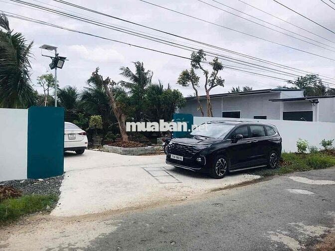 Đất nhà mặt tiền,full dừa xiêm,gần KCN và Cao tốc 33