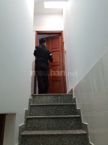 Cho thuê nhà nguyên căn 175/13 Huỳnh Văn Bánh P.Phú Nhuận