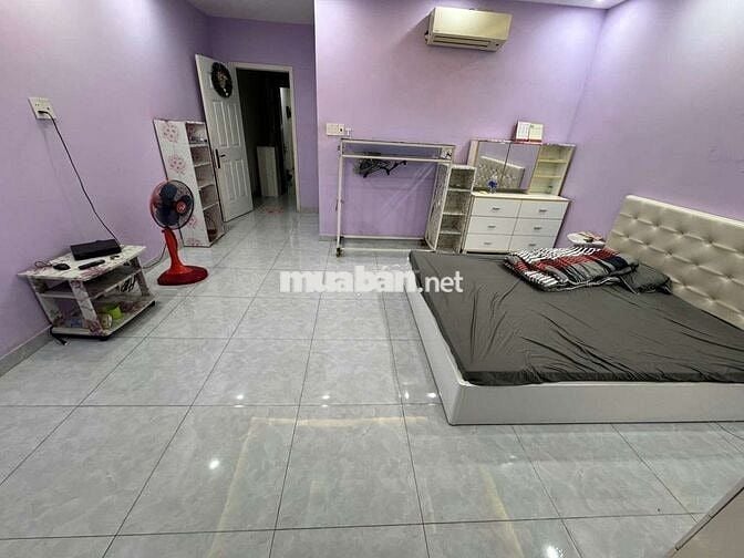 CHO THUÊ PHÒNG TRỌ 50M2 2PN CÓ BAN CÔNG KHU NAM LONG ĐỐI DIỆN VINCOME