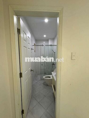 CHO THUÊ PHÒNG TRỌ 50M2 2PN CÓ BAN CÔNG KHU NAM LONG ĐỐI DIỆN VINCOME