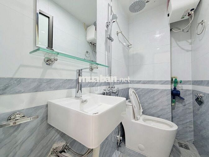 Cách CĐ FPT khoảng 3km - Đầy đủ tủ lạnh, bếp từ  - Tháng 9 Trống