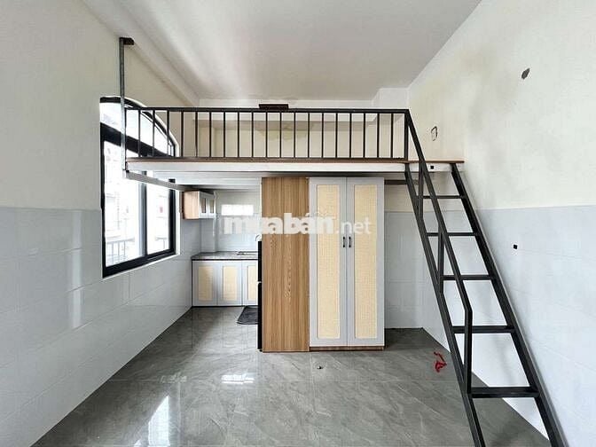 Gác ban công full nội thất - có thang máy - thoáng sáng - mới xây