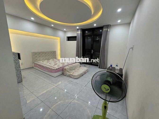 CHO THUÊ PHÒNG TRỌ 50M2 2PN CÓ BAN CÔNG KHU NAM LONG ĐỐI DIỆN VINCOME