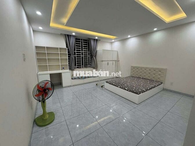 CHO THUÊ PHÒNG TRỌ 50M2 2PN CÓ BAN CÔNG KHU NAM LONG ĐỐI DIỆN VINCOME
