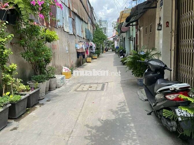 Hot! Q. Tân Phú. Dt 4*14 nhà 1 lầu, gồm 3pn và 2 tollet. Hẻm xe hơi