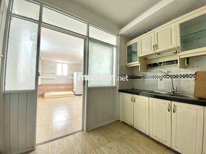 căn hộ 2 phòng ngủ rộng tách bếp full tiện nghi cửa sổ trời phòng lớn