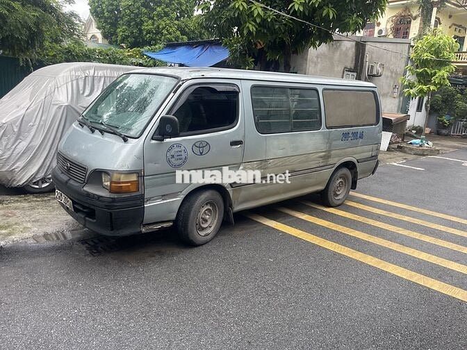 Toyota Hiace 2002 Xám