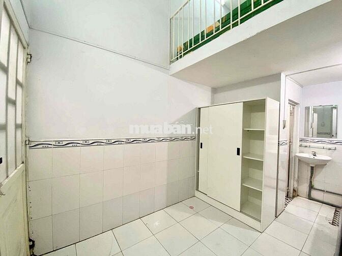 PHÒNG TRỌ GIÁ RẺ GẦN KHU CHIẾT XUẤT TÂN THUẬN, MẶT TIỀN ĐƯỜNG