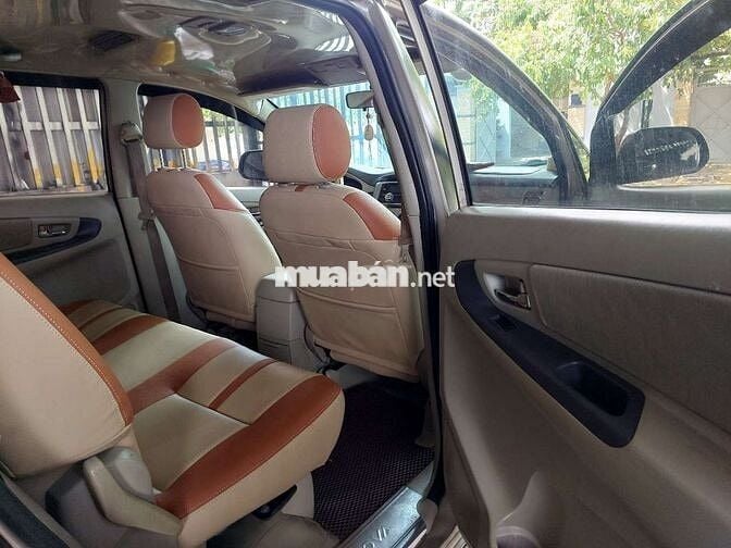 Toyota Innova 2014 Vàng cát 8 chỗ