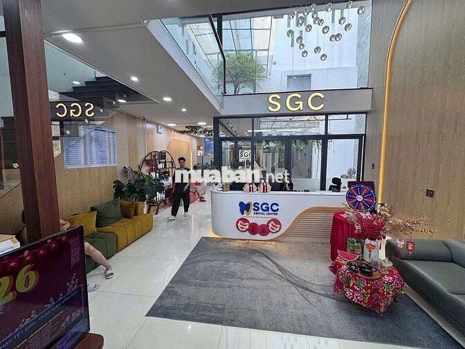 DT 8 x35m 1 Trệt 3Lầu Thang Máy Sàn Trống Suốt